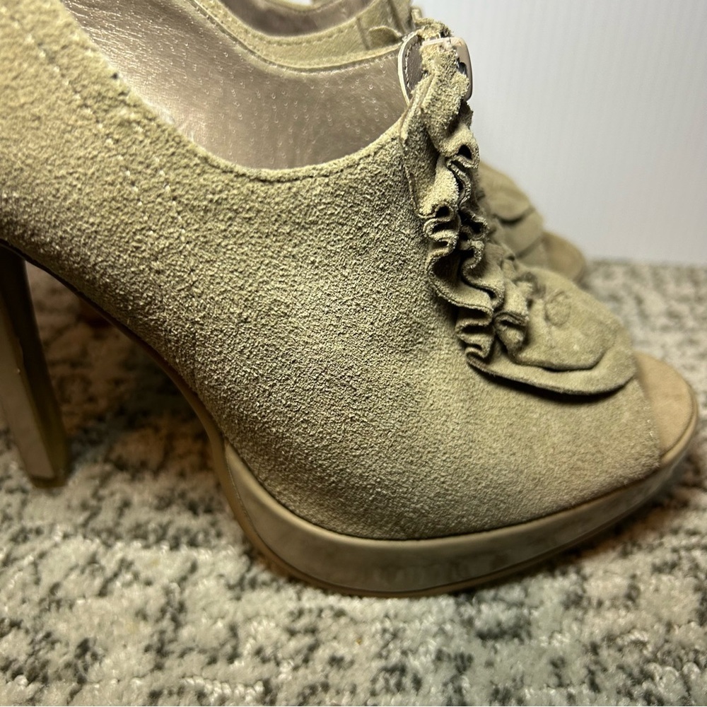 Steve Madden Brown P-Daizy Fringe Suede Peep Toe Heels Size 6.5 - Picture 2 of 11